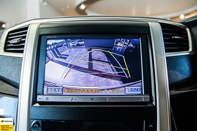 2013 Toyota Alphard - Thumbnail