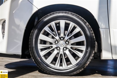 2013 Toyota Alphard - Thumbnail