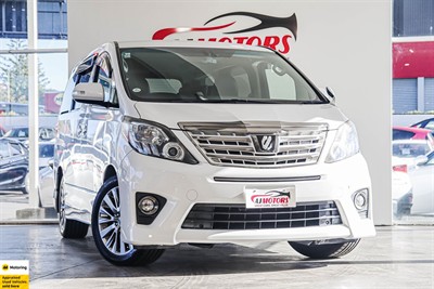 2013 Toyota Alphard - Thumbnail