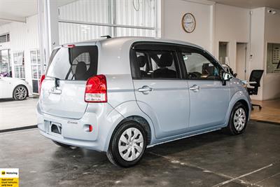 2014 Toyota Porte - Thumbnail