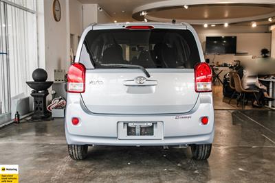 2014 Toyota Porte - Thumbnail