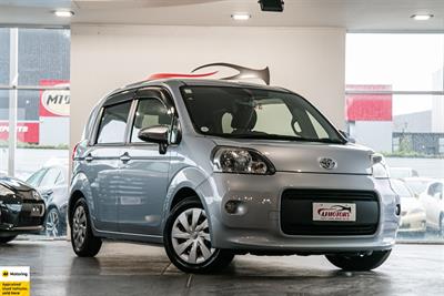 2014 Toyota Porte - Thumbnail
