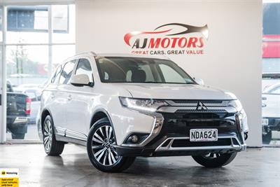 2020 Mitsubishi Outlander - Thumbnail