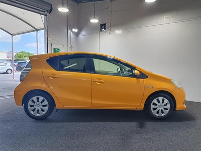 2012 Toyota Aqua - Thumbnail