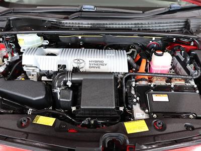2014 Toyota Prius - Thumbnail