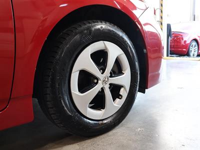 2014 Toyota Prius - Thumbnail
