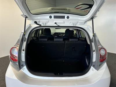 2014 Toyota Aqua - Thumbnail