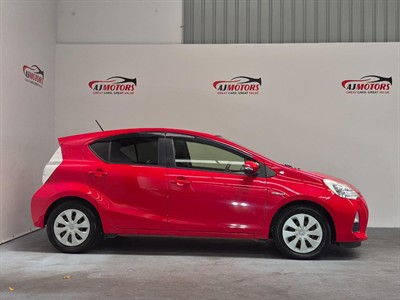 2013 Toyota Aqua - Thumbnail