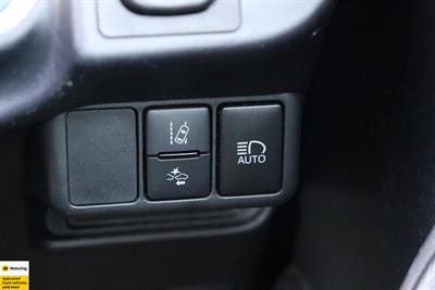 2016 Toyota Aqua - Thumbnail
