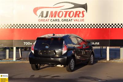 2016 Toyota Aqua - Thumbnail
