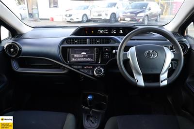 2016 Toyota Aqua - Thumbnail