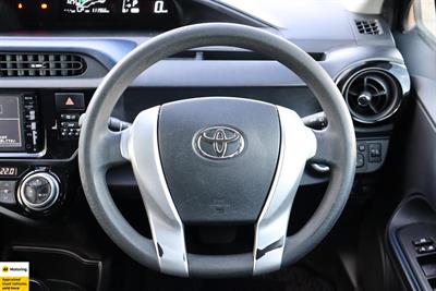 2016 Toyota Aqua - Thumbnail