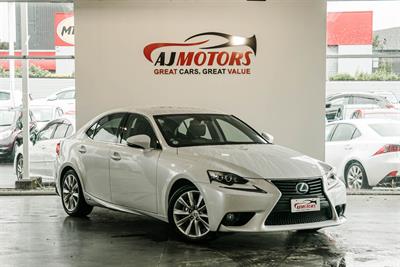 2013 Lexus IS300h