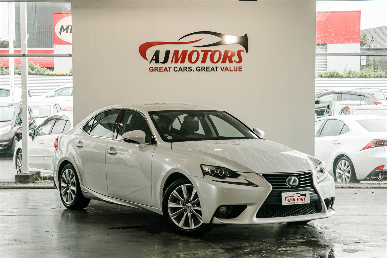 2013 Lexus IS300h