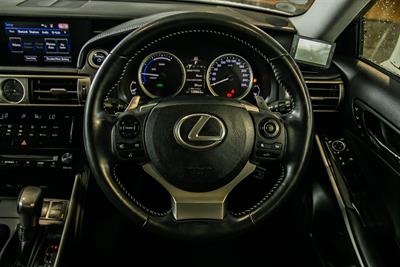 2013 Lexus IS300h - Thumbnail