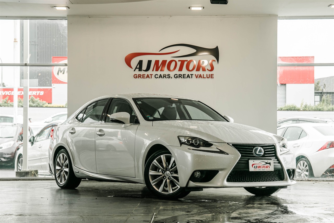 2013 Lexus IS300h