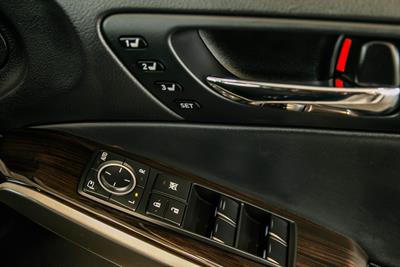 2013 Lexus IS300h - Thumbnail