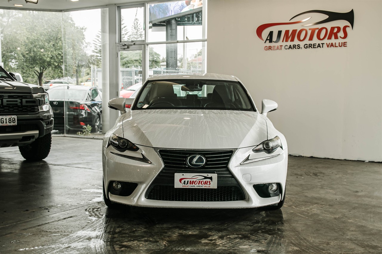 2013 Lexus IS300h