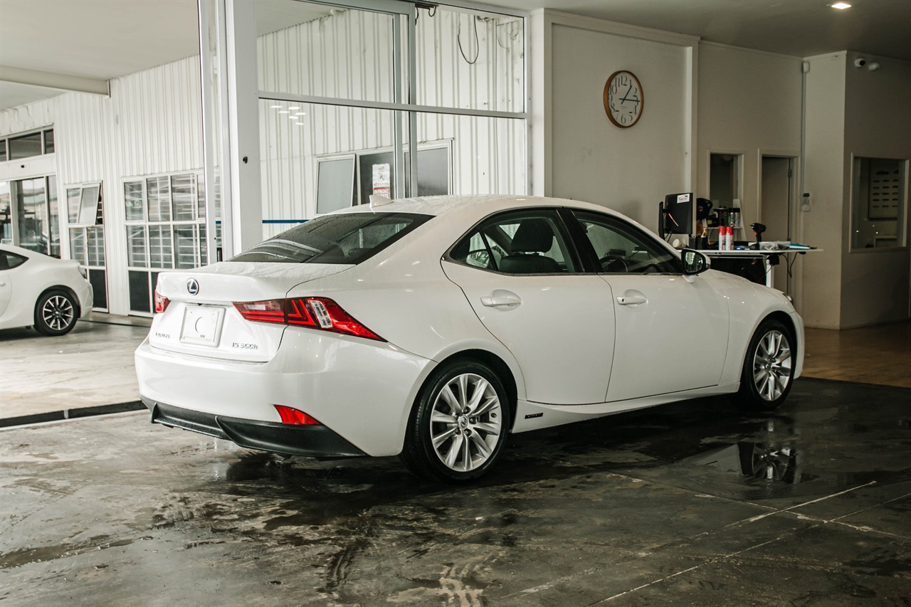 2013 Lexus IS300h