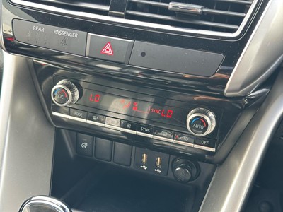 2022 Mitsubishi Eclipse Cross - Thumbnail