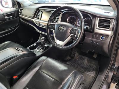 2017 Toyota Highlander - Thumbnail