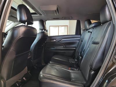 2017 Toyota Highlander - Thumbnail