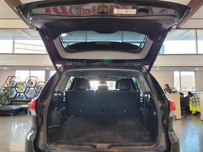2017 Toyota Highlander - Thumbnail
