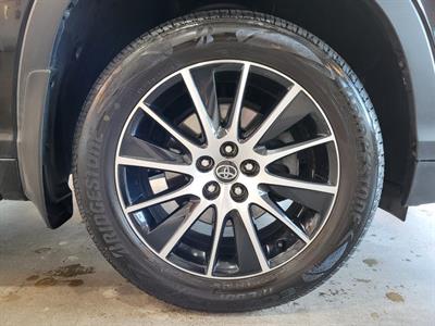 2017 Toyota Highlander - Thumbnail