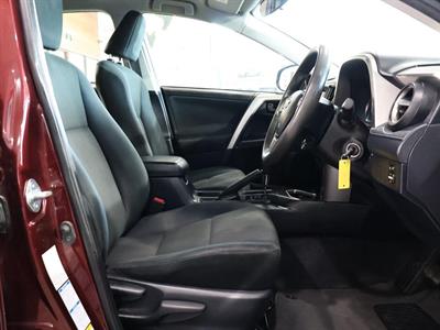 2016 Toyota RAV4 - Thumbnail