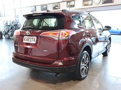 2016 Toyota RAV4 - Thumbnail