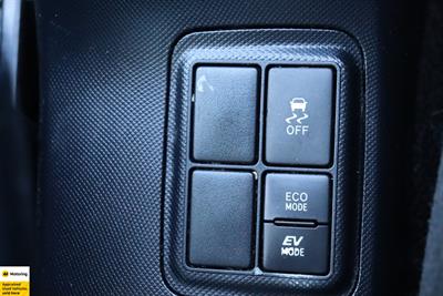 2019 Toyota Aqua - Thumbnail