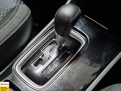 2022 Mitsubishi Outlander - Thumbnail