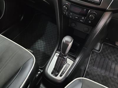 2014 Suzuki Swift - Thumbnail