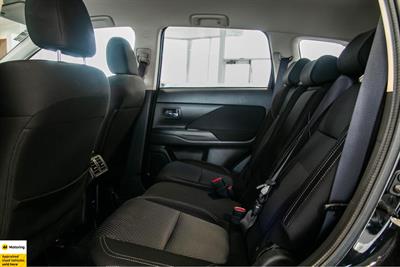 2021 Mitsubishi Outlander - Thumbnail