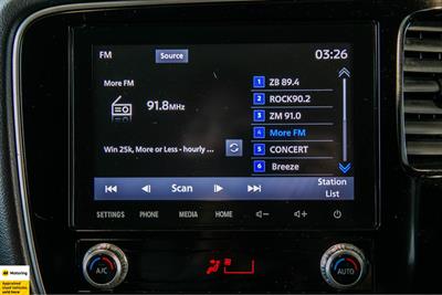 2021 Mitsubishi Outlander - Thumbnail