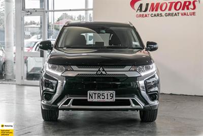 2021 Mitsubishi Outlander - Thumbnail