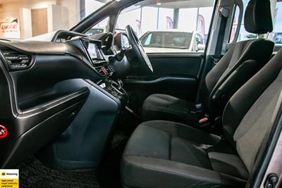 2014 Toyota Noah - Thumbnail