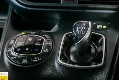 2014 Toyota Noah - Thumbnail