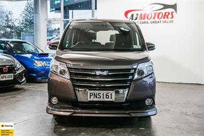 2014 Toyota Noah - Thumbnail