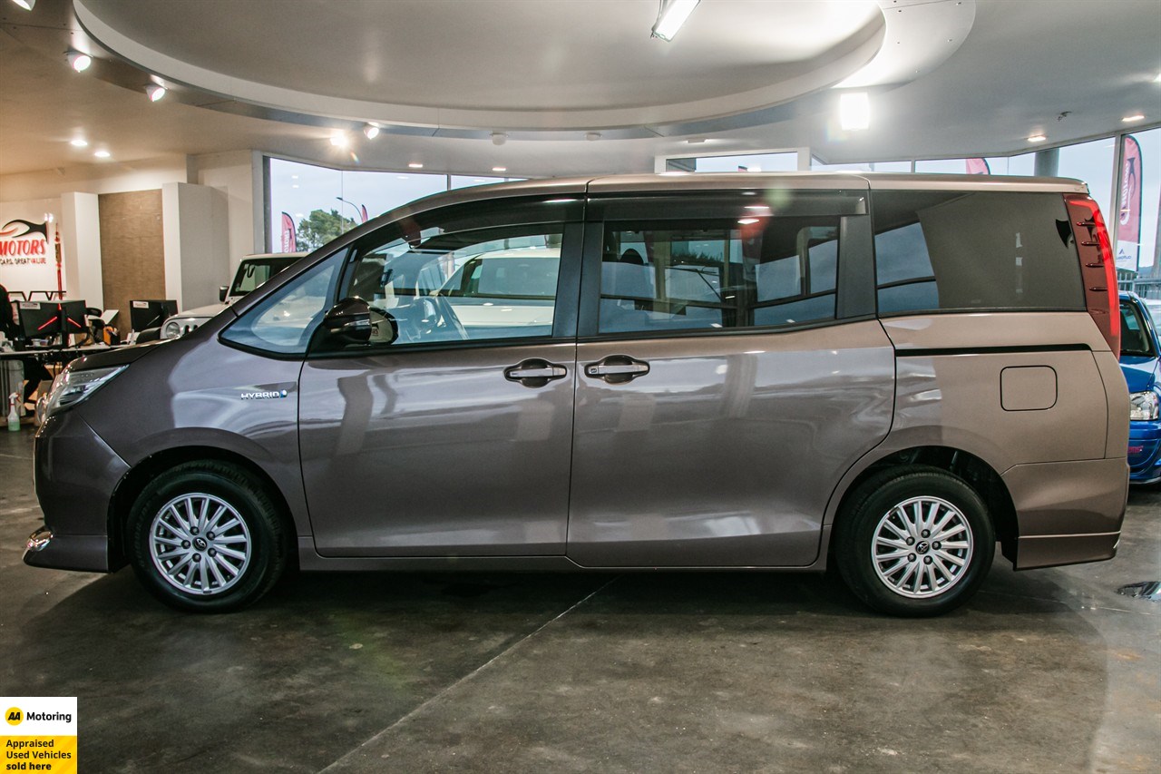2014 Toyota Noah