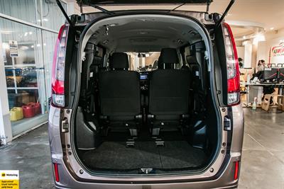 2014 Toyota Noah - Thumbnail