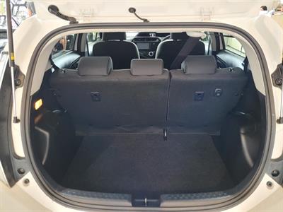 2018 Toyota Aqua - Thumbnail