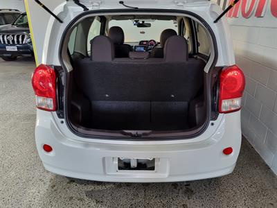 2012 Toyota Porte - Thumbnail