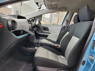 2012 Toyota Aqua - Thumbnail