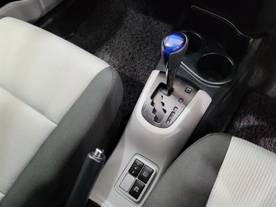 2012 Toyota Aqua - Thumbnail