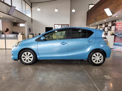 2012 Toyota Aqua - Thumbnail