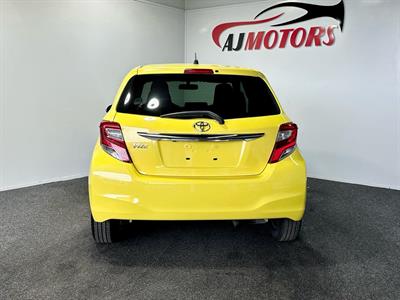 2014 Toyota Vitz - Thumbnail