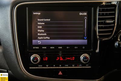 2020 Mitsubishi Outlander - Thumbnail