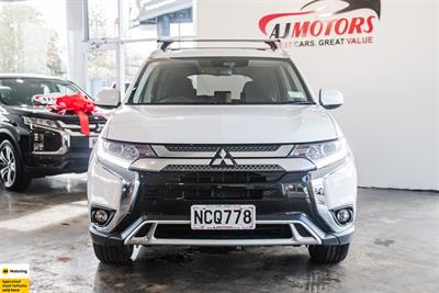 2020 Mitsubishi Outlander - Thumbnail