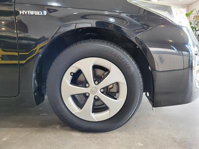 2013 Toyota Prius - Thumbnail